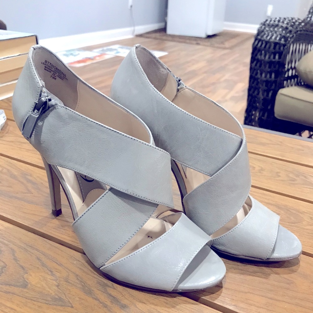 Boutique9 Lather Grey Open Toe Shoes